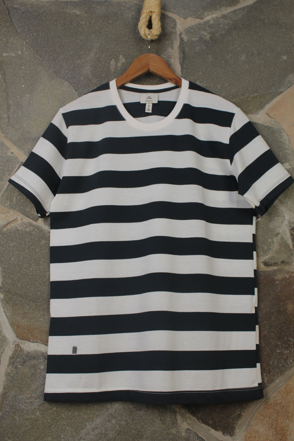 Blanco / Azul Oscuro