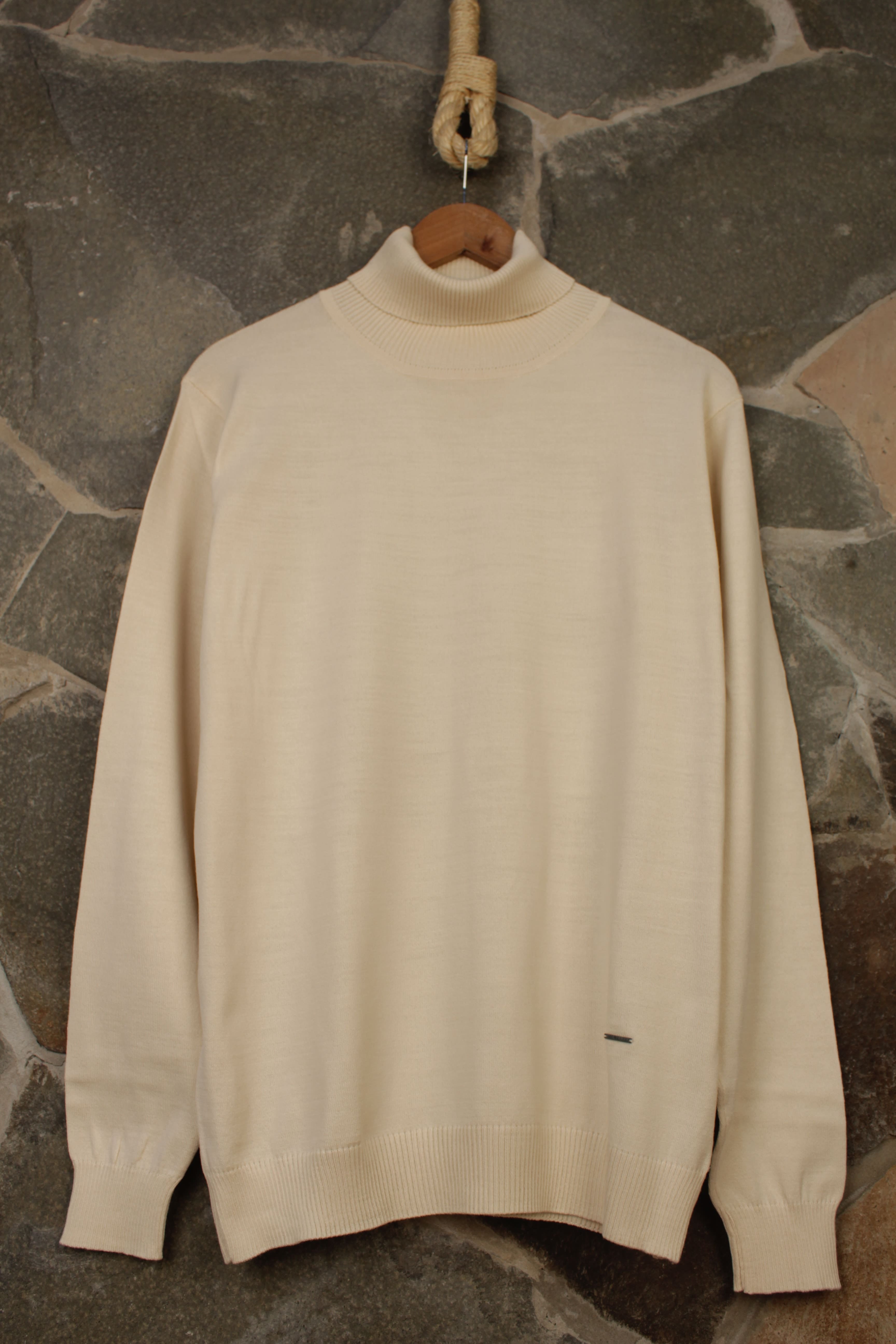 Cuello Alto Hilo – Hueso