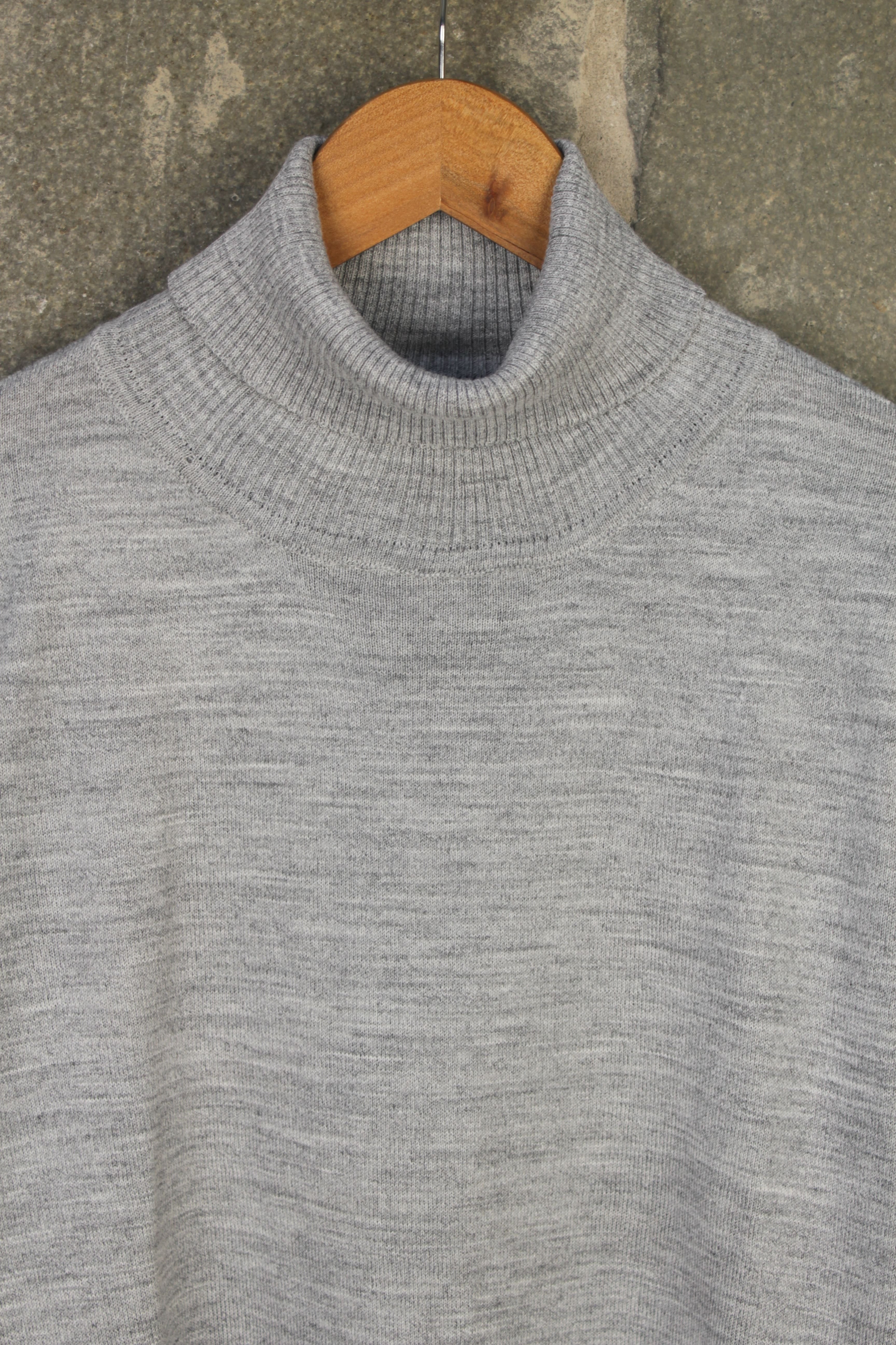 Cuello Alto Hilo – Plomo