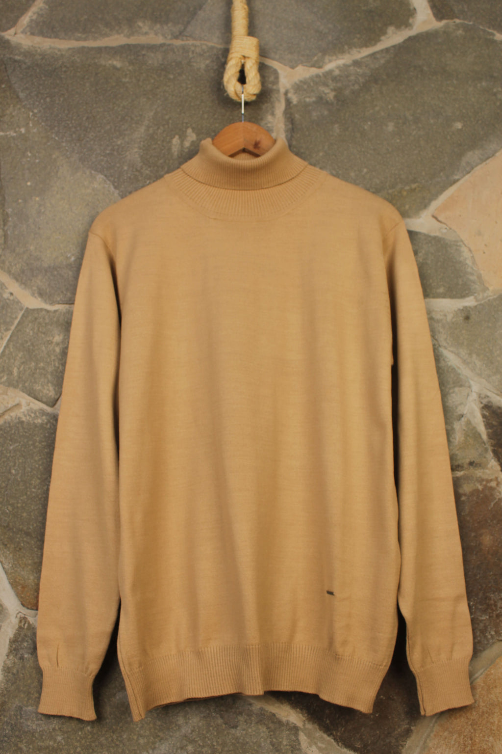 Cuello Alto Hilo – Camel