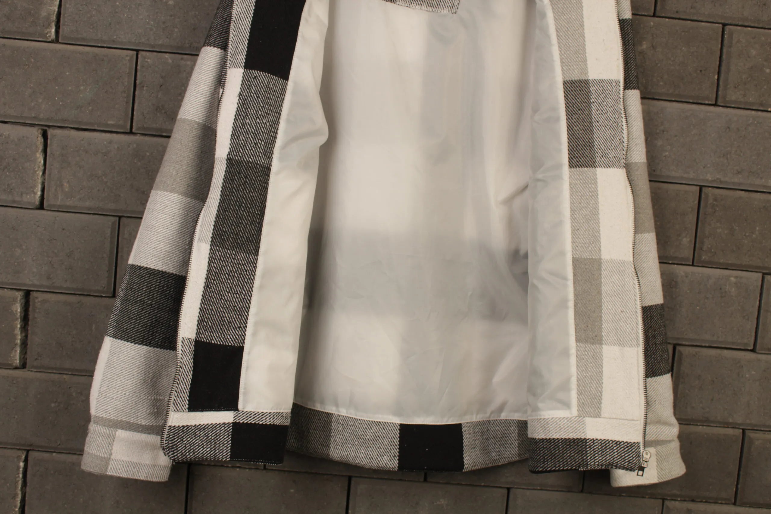 Csc Viela – Blanco con Negro