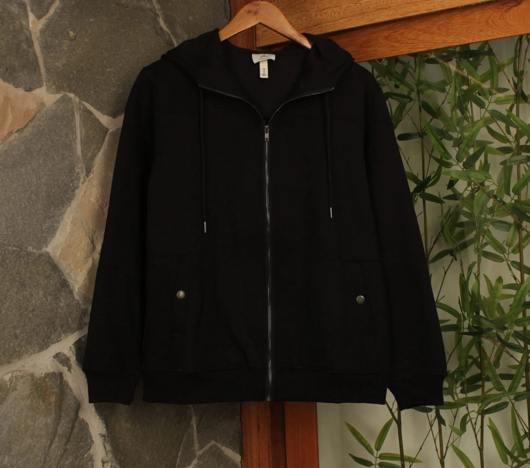 Polera Capucha – Negro